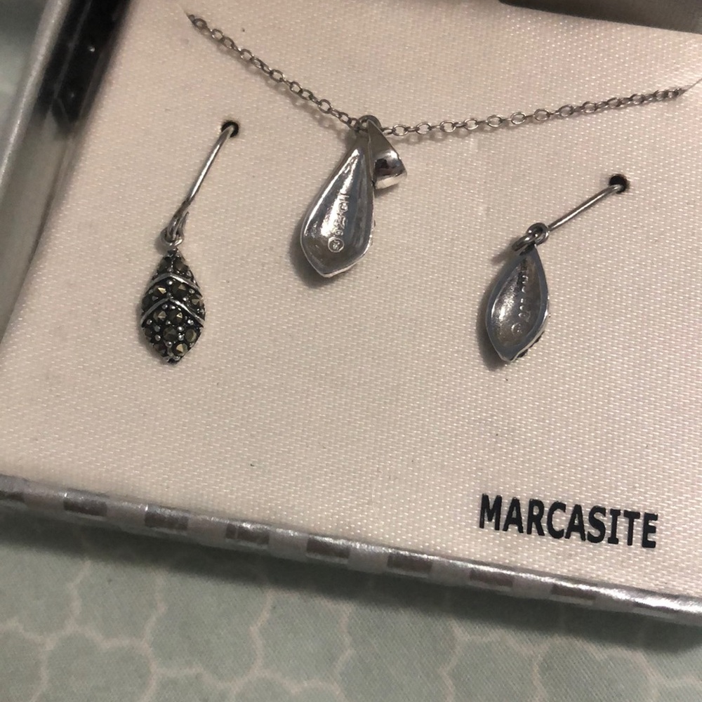 NWT!Marcasite Necklace
